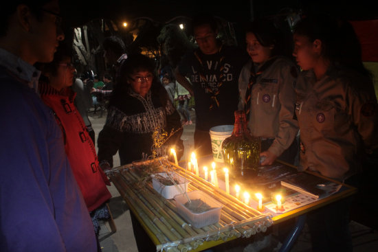 CAMPAA: Unos 300 voluntarios se reunieron en la plaza 25 de Mayo para encender velas y concienciar a la poblacin.