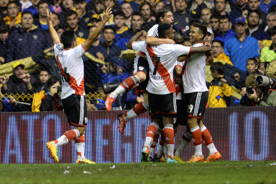 Una de las celebraciones del cuadro millonario de River Plate, ayer, en la Bombonera.