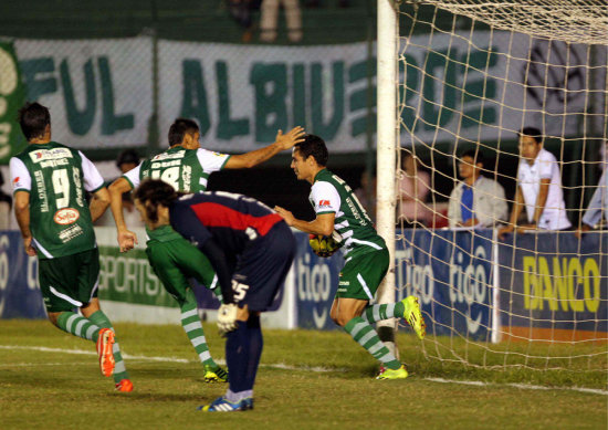 Oriente Petrolero empat con Guabir gracias a un penal dudoso marcado por el rbitro del partido.