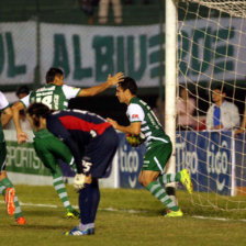 Oriente Petrolero empat con Guabir gracias a un penal dudoso marcado por el rbitro del partido.