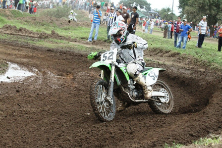 El cruceo Roy Velasco hizo un doblete en la carrera de Montero.