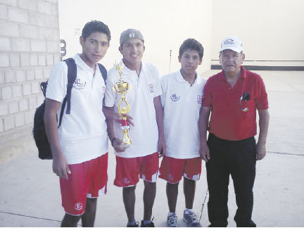 Los campeones de las categoras Sub 18 (arriba), Sub 20 (centro) y Sub 22.