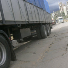 DETERIORO. La avenida Marcelo Quiroga Santa Cruz cada da se torna ms intransitable.