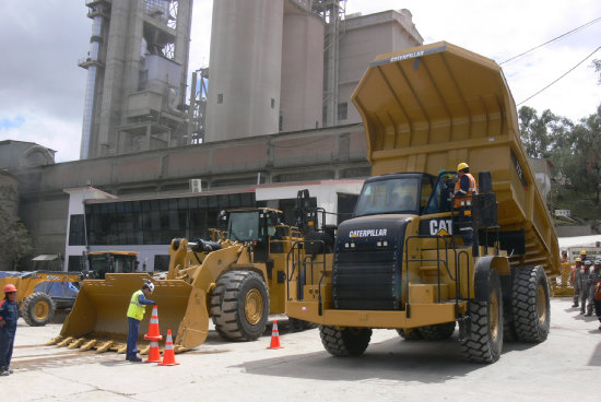 GIGANTE. La volqueta marca Caterpillar tiene una capacidad de 45 toneladas.