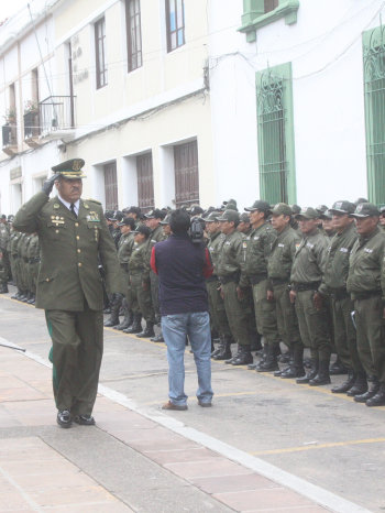 CAMBIOS. Reemplazaran a Oficiles policiales.