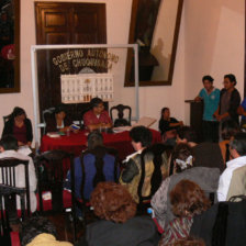 REUNIÓN. Representantes de los sectores movilizados, autoridades y organizaciones sociales intentaron dialogar ayer.