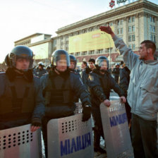 INESTABILIDAD. Un manifestante prorruso grita consignas en la regin de Jrkov, Ucrania.