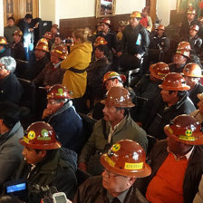 Expectativa. Los cooperativistas mineros no alcanzaron soluciones tras reunirse con ministros.