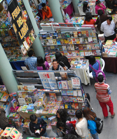 FIESTA. La feria del libro el ao pasado cont con una interesante muestra de bibliografa nacional.