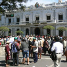 PROTESTA. Decenas de comerciantes.