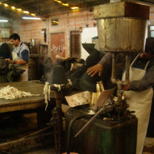 INDUSTRIA. Los artculos de sombreros y fustes del Departamento figuran entre las principales exportaciones de la regin en productos no tradicionales, seguido del rubro de la industria alimentaria.