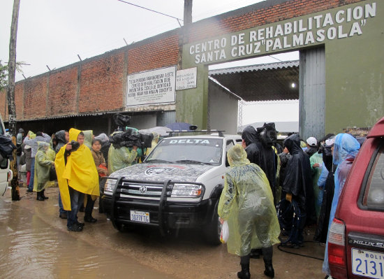 . DEFENSOR. No dejaron igresar a crcel.