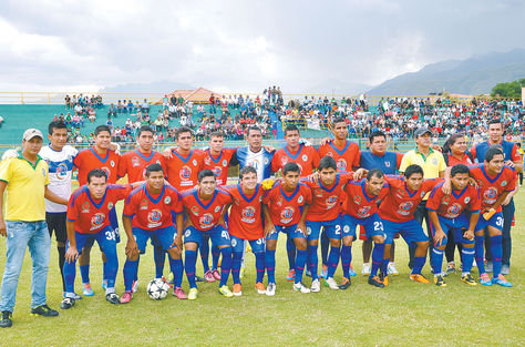 Universitario de Pando avanza a paso de campen.