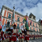 APOYO. El Regimiento Colorados de Bolivia entona el himno al mar en la Sede de Gobierno.