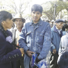 PROTESTA. Los dirigentes del ayllu Quila Quila exigieron ayer al TCP que haga cumplir sus resoluciones.