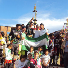 La seleccin crucea gan el Primer y Segundo Campeonato Nacional de Bicicross corrida en la pista de Garcilazo de la ciudad de Sucre.