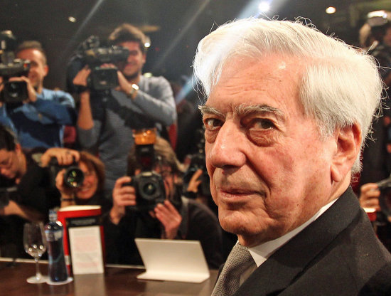 POSICIN. Mario Vargas Llosa respalda la unin entre homosexuales.