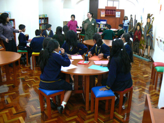 EDUCACIN. Nios en las actividades de fomento a la lectura en la Biblioteca Pblica del ABNB.