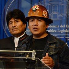 INFORME. El presidente Evo Morales y el dirigente de la COB Juan Carlos Trujillo, el lunes.