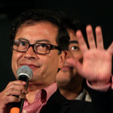 RESTITUIDO. El alcalde bogotano Gustavo Petro, hablando ante sus seguidores en Bogot.