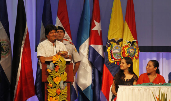 CEREMONIA. El presidente Evo Morales inaugura la cumbre juvenil en Santa Cruz.