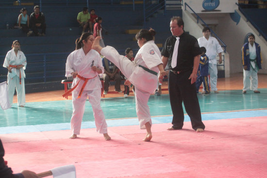 Una escena de un combate realizado en un anterior campeonato nacional en Sucre.