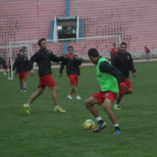 El plantel docto cumplo ayer, jueves, su habitual prctica de ftbol en el estadio Patria.