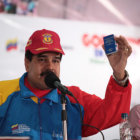 DILOGO. Nicols Maduro participando en un acto poltico reciente.