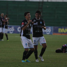 Vladimir Vastelln (i) festeja su gol con uno de sus compaeros.