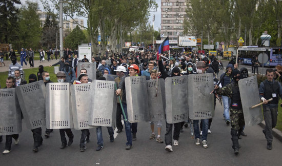 CRISIS. La tensin aumenta en la regin ucraniana de Donetsk, donde milicianos prorrusos continan protagonizando tomas de instituciones pblicas.