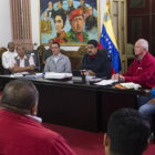 CONFERENCIA DE PAZ. Maduro y miembros de organizaciones sindicales de trabajadores.