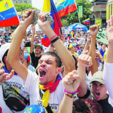 PROTESTA. Opositores al Gobierno de Nicols Maduro participan de la manifestacin en Caracas.