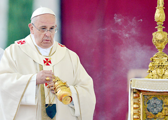 PONTFICE. El Papa llam a la reflexin en ocasin del da de San Jos Obrero.