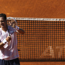 El checo Berdych celebra su victoria ante el indio Devvarman.