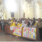 COMPROMISO. Monseñor Jesús Juárez encabezó la misa en la Catedral ayer.