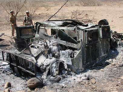 ATAQUE. Vehículo de Al Qaeda destruido.