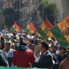 PROTESTA. Una multitudinaria marcha gener caos vehicular en la Sede de Gobierno.