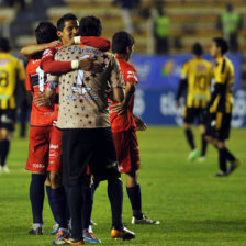 El festejo de los capitalinos tras 90 minutos de un buen partido.