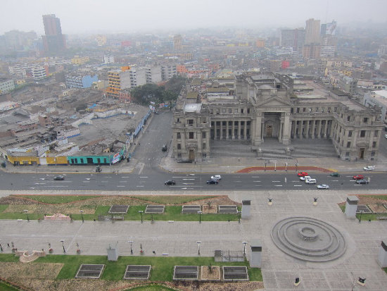 POLUCIN. Lima, la capital de Per, est considerada como la ciudad con mayor ndice de contaminacin en el continente.