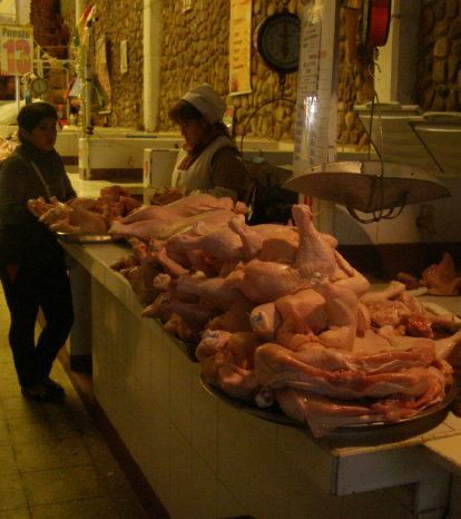 CARNES. La carne de pollo es uno de los productos cuyo precio rebaj en Sucre.