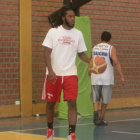 El jugador Lamar Larri Mcknight ya se entrena en Sucre.