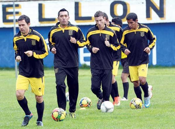 Los jugadores de The Strongest en uno de sus ltimos entrenamientos.