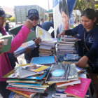 MOVILIZACIN. Unos 7.000 conscriptos en el pas recorrieron casa por casa solicitando libros.