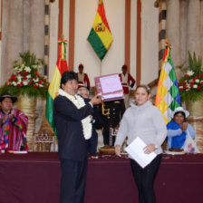 ACTO. El presidente Evo Morales recibi ayer el anteproyecto de ley de consulta previa.