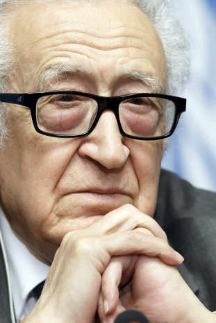 CONFLICTO. Brahimi, decepcionado.