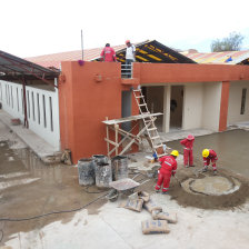 READECUACIN. Cuatro de los cinco galpones del mercado Yurac Yurac fueron reacondicionados para habilitar oficinas municipales.