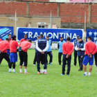 El cuadro celeste de Bolvar ensay ayer, martes, al probable onceno titular que recibir a Lans, maana, en La Paz.