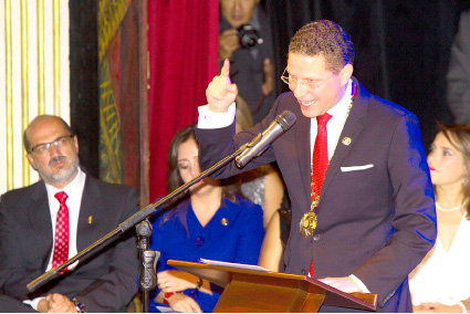 DISCURSO. El nuevo Alcalde de Quito, Mauricio Rodas, en su mensaje al asumir el cargo.