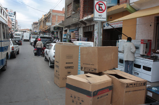 COMERCIANTES. Hacen uso de las calles.