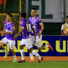 Maximiliano Andrada (i) anot dos goles para el triunfo de Real Potos.